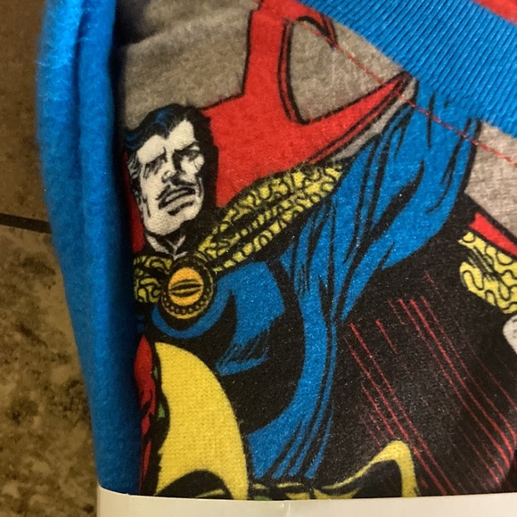 Marvel Comics pajama set - Picture 5 of 12